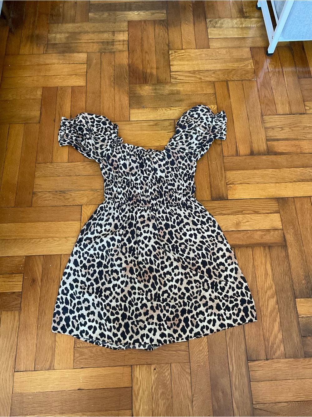 H&M Leopard Print Puff Sleeve Smocked Mini Dress Size Small
